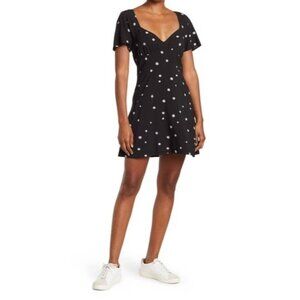 Abound Short Sleeve Skater Dress In Black Simple Daisy NEW